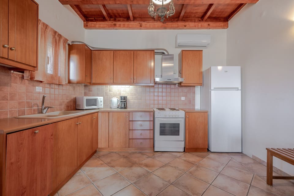 Teacher's Cottage in Agia Triada,Rethymno:Kitchen