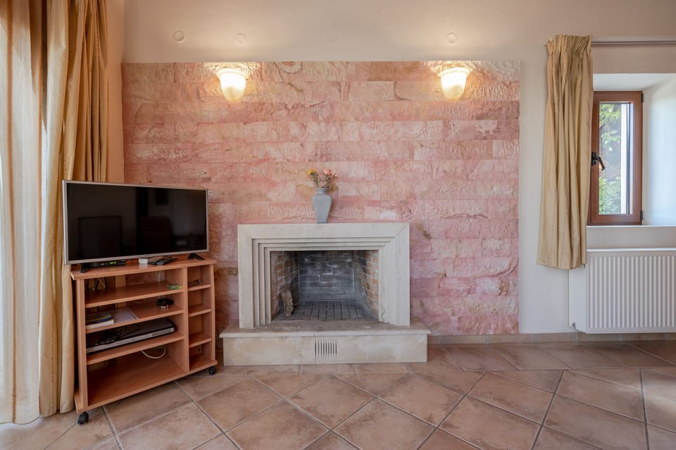 Teacher's Cottage in Agia Triada,Rethymno:Living Room