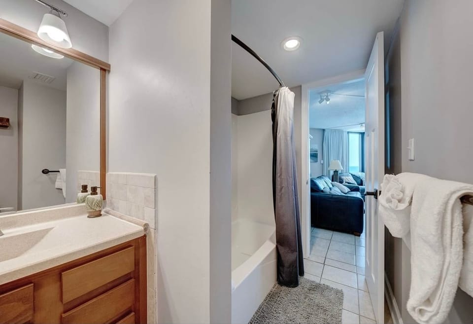 Bathroom Tub and Vanity