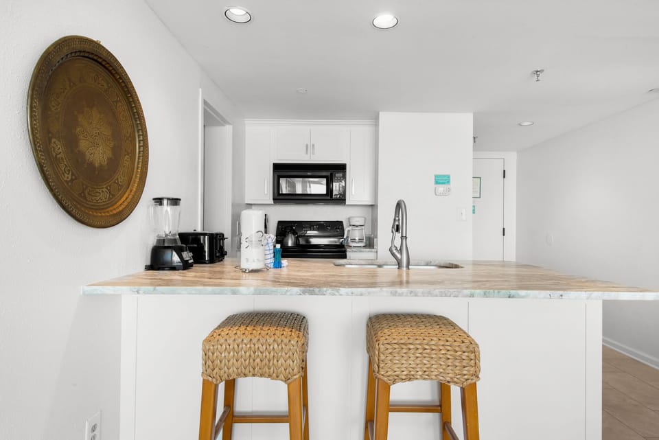 Eat-in bar seating