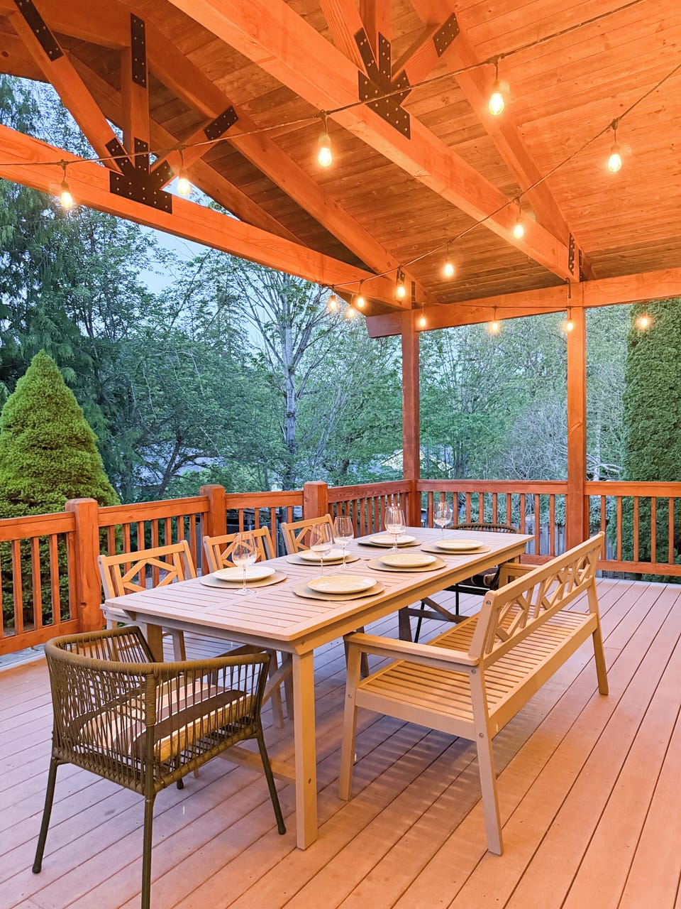 Outdoor dining