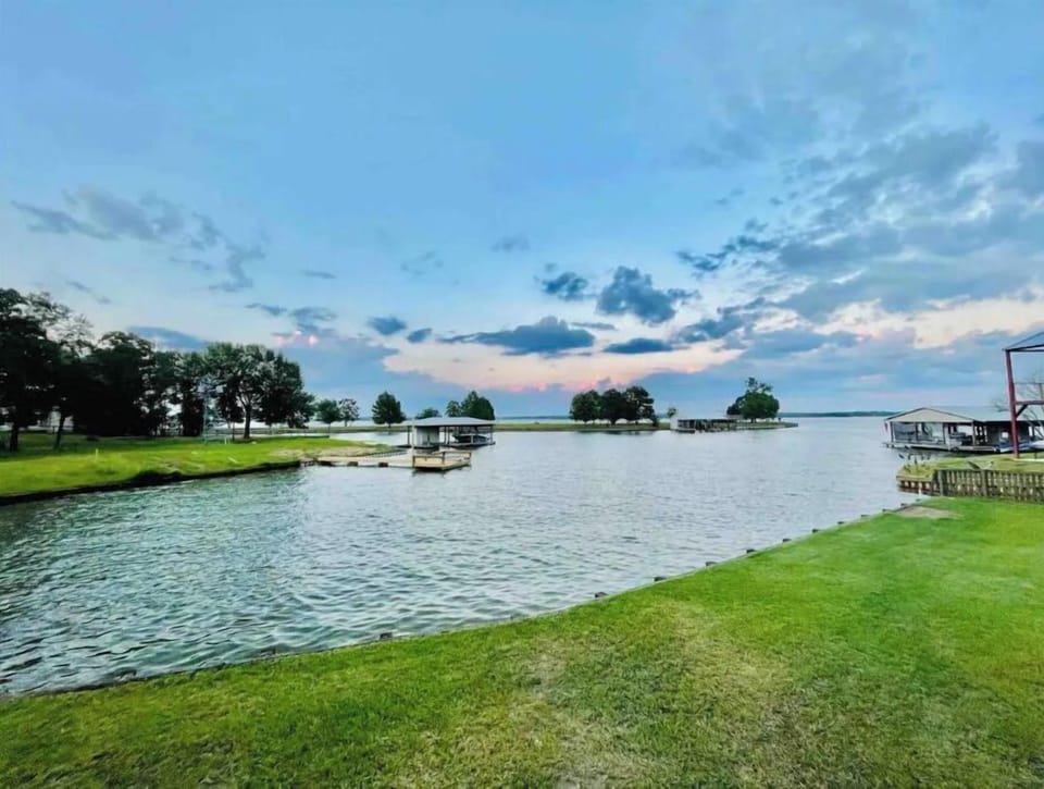 Beautiful view of the lake from the yard
