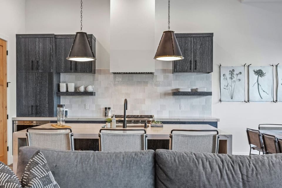 Large gourmet kitchen