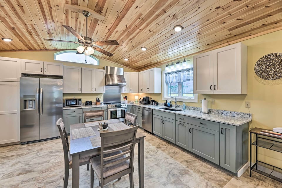 Kitchen | Coffee Maker | Blender | Landline Phone (Limited Cell Service)