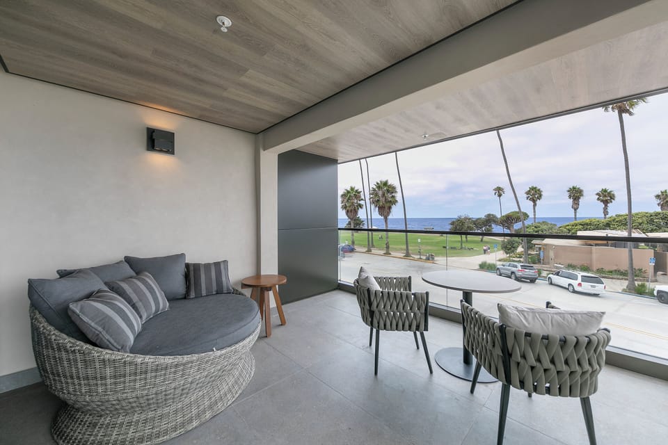 Beach View. Exact unit will be assigned upon arrival. Views, colors, and decor may vary.