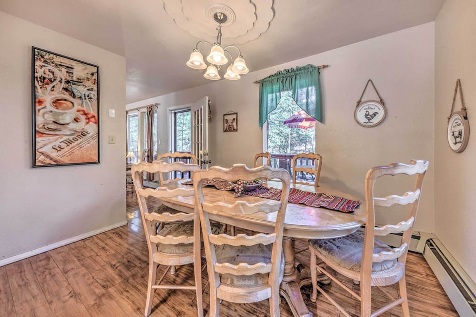 Dining Area | Dishware/Flatware | 3rd Floor (Entry Level)