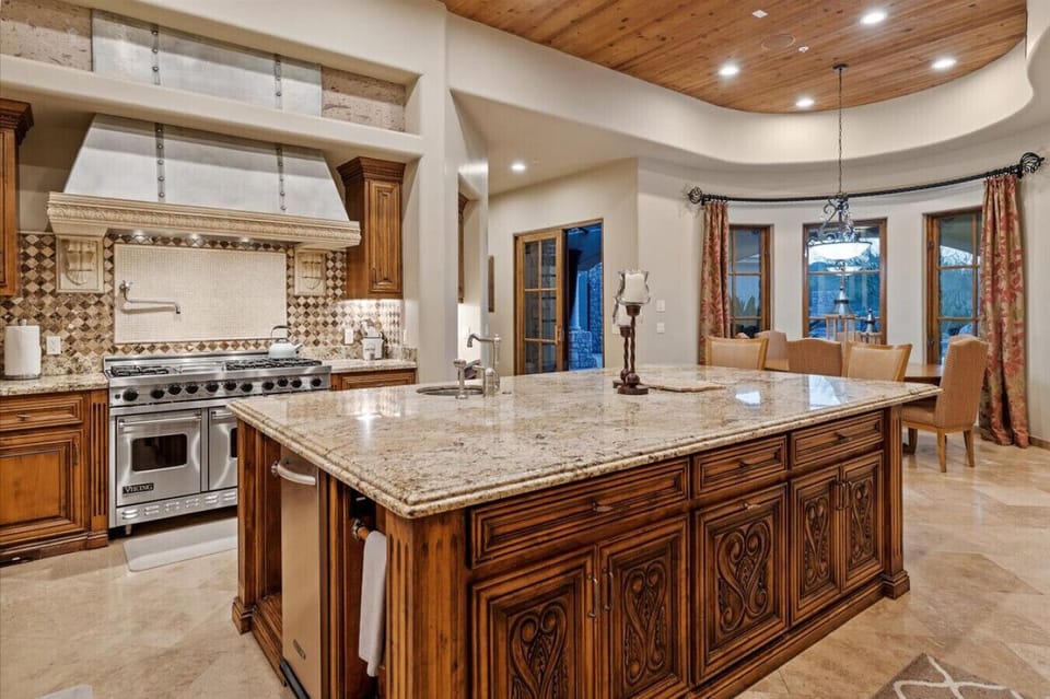 Chef`s kitchen