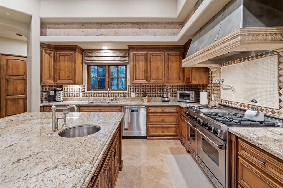 Chef`s kitchen