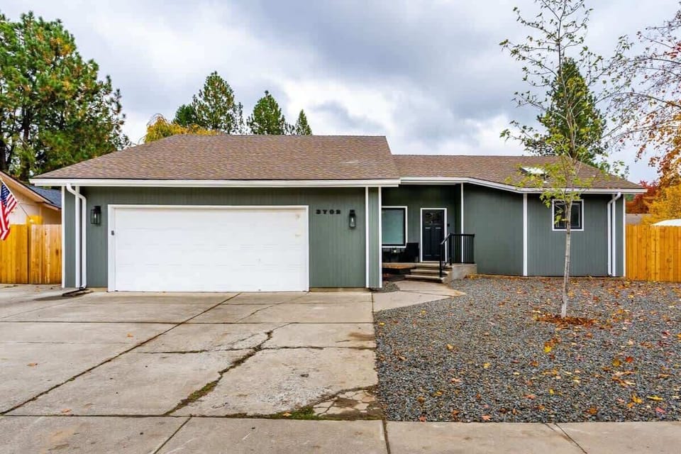 Front of House/ Driveway