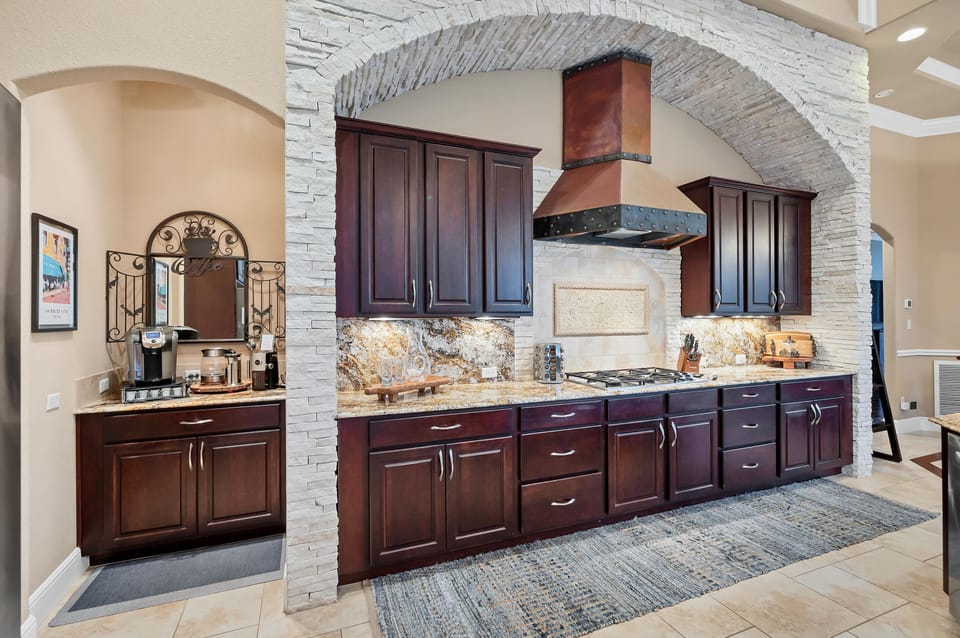 Cook your meals in this gorgeous kitchen. It's fully stocked!
