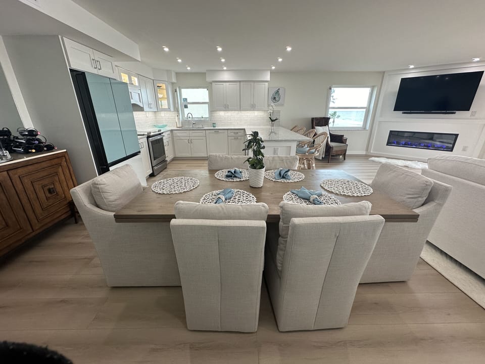 Kitchen/ dining area