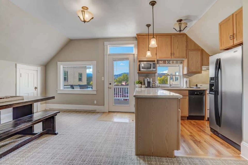 This penthouse is wonderfully spacious and equipped for any kind of stay!