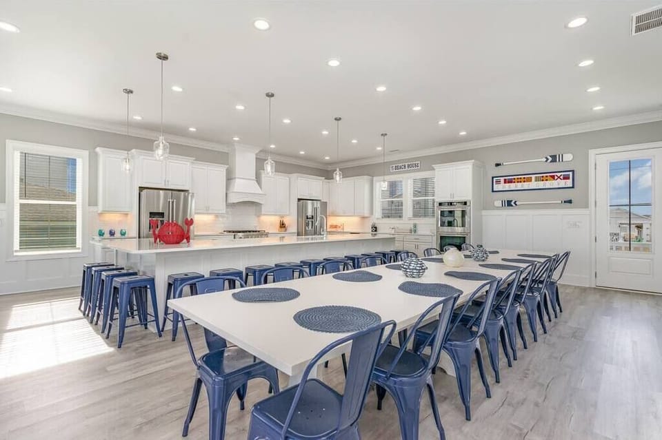 Massive kitchen