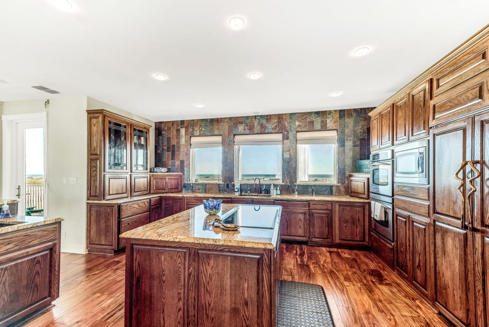 Full Kitchen - Large Island For Prep - Second Floor