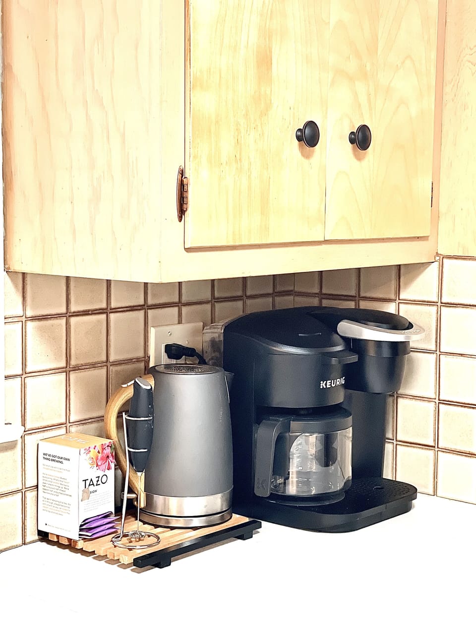 Coffee bar with Keurig single cup or full pot 
