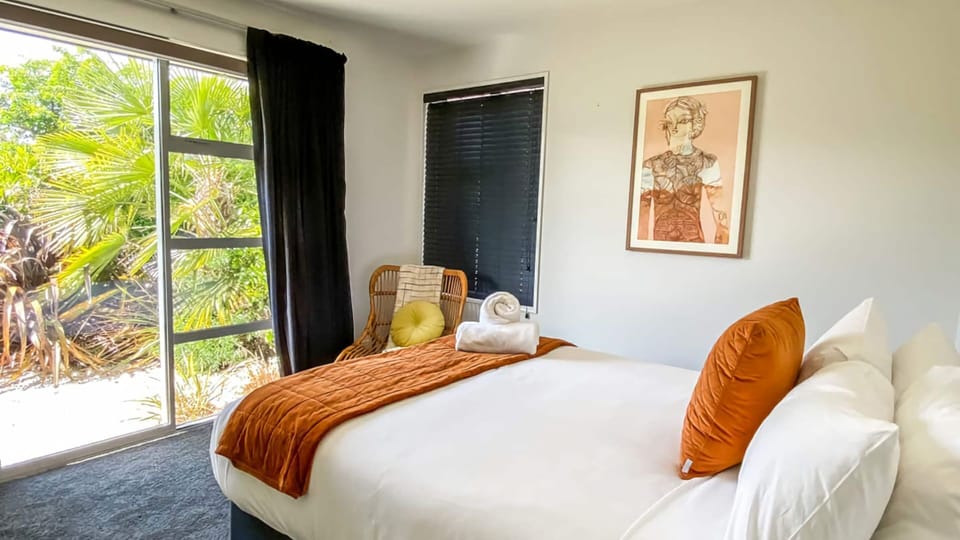 Bedroom 3 - Queen Bed