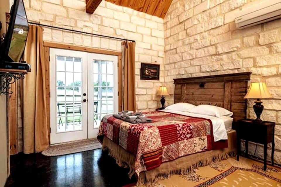 Queen bed for 2