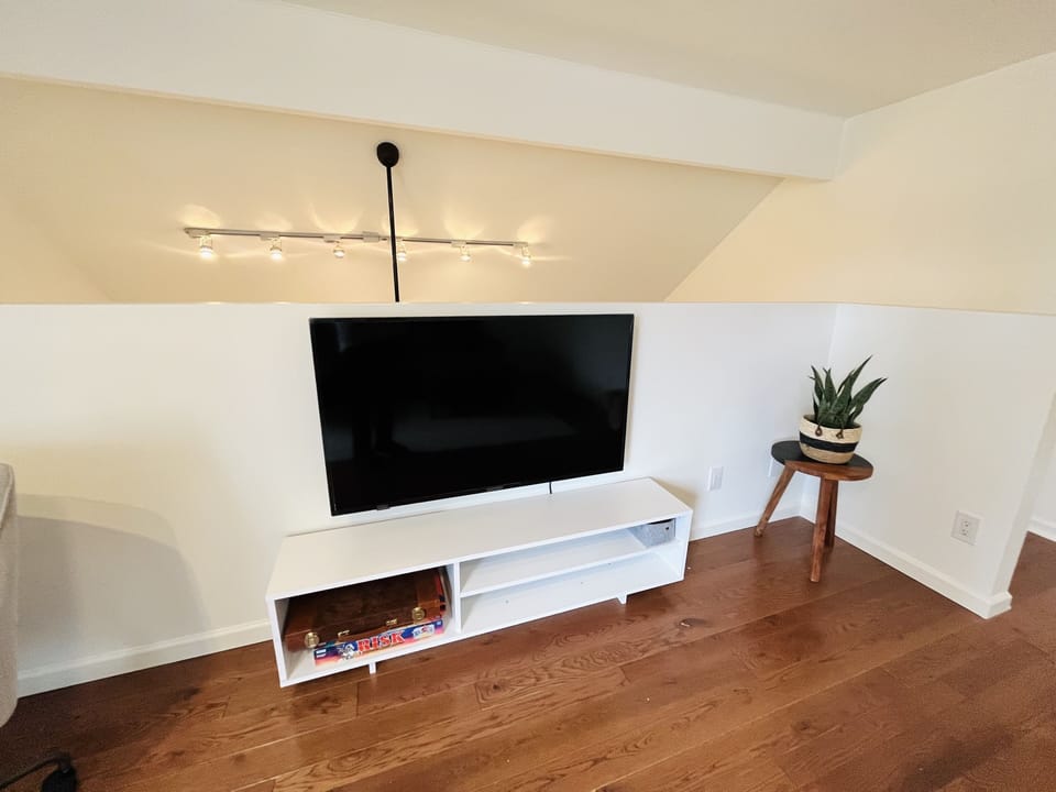 Upstairs loft with smart TV
