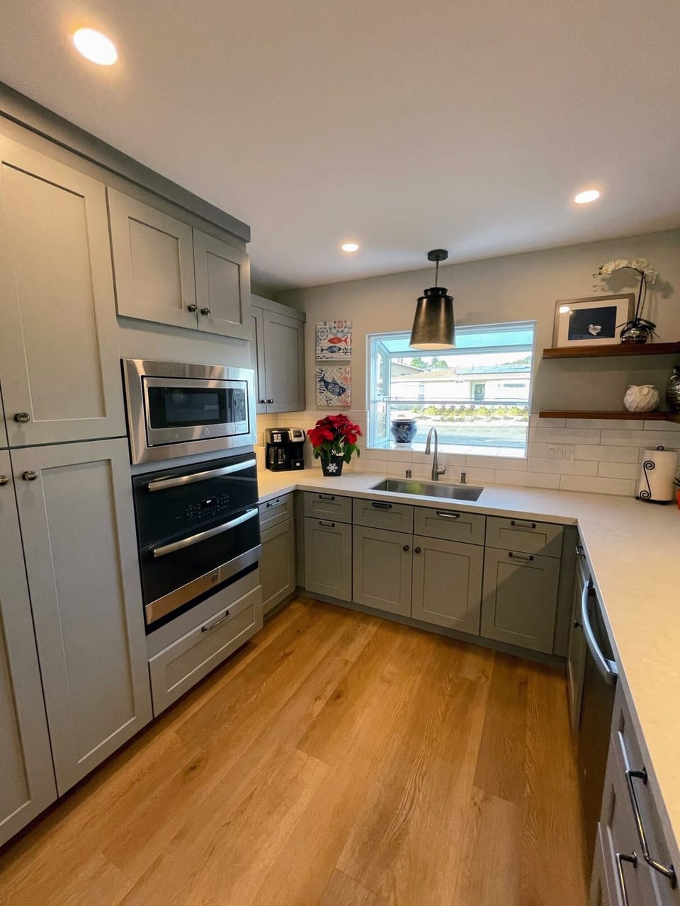 Cook a fabulous meal in the modern kitchen.  Lots of counter space!
