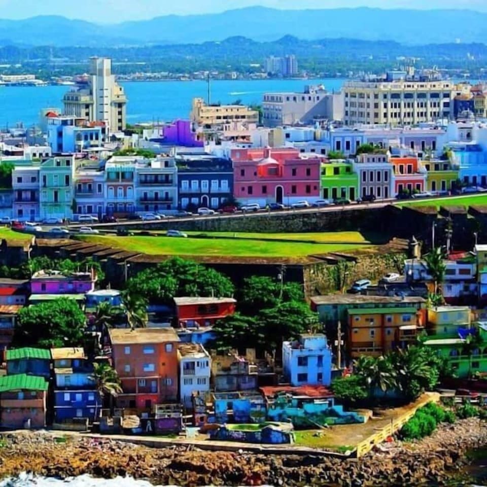 Sightseeing in Old San Juan beautiful La Perla community its the right place to go!  