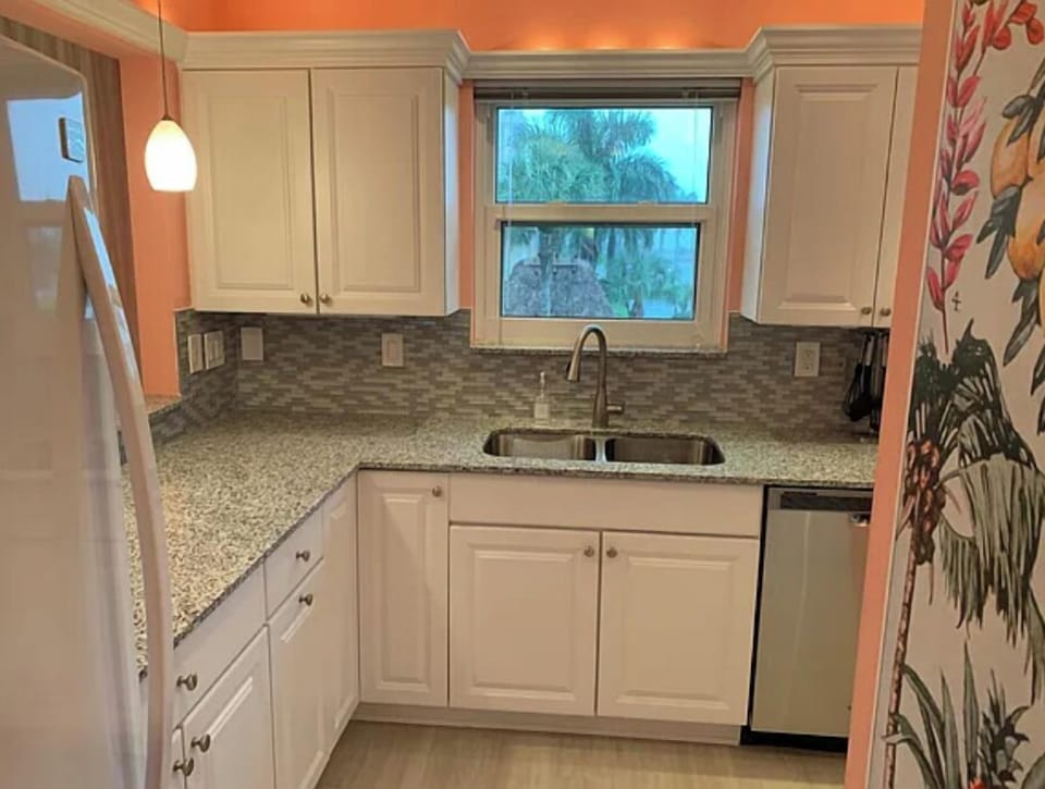 All new appliances and flooring