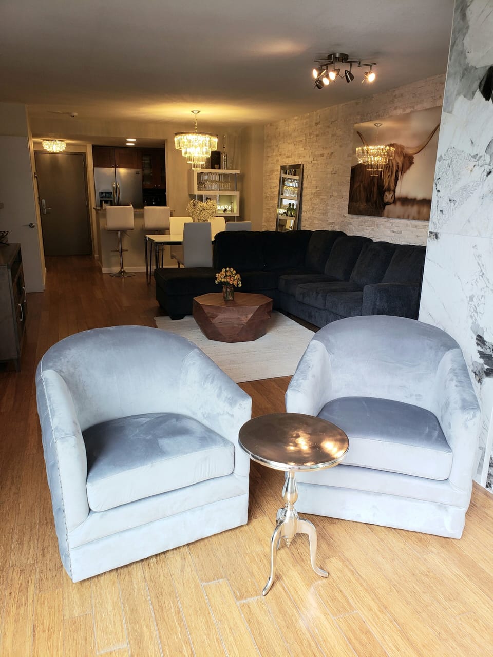 Sitting area with city views