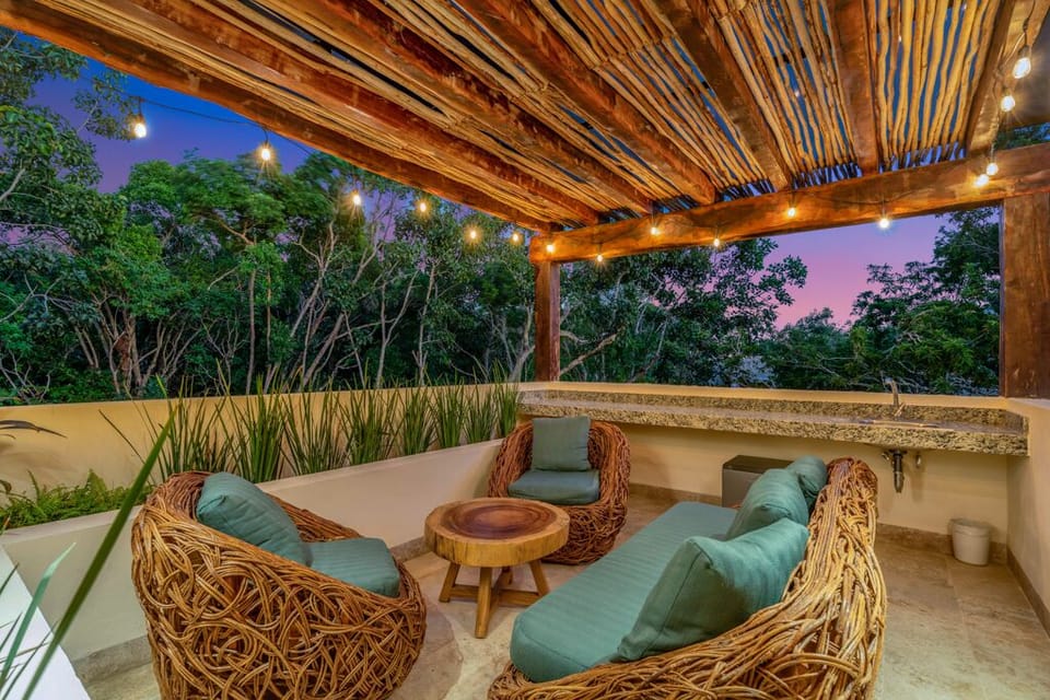 Rooftop Patio & Bar