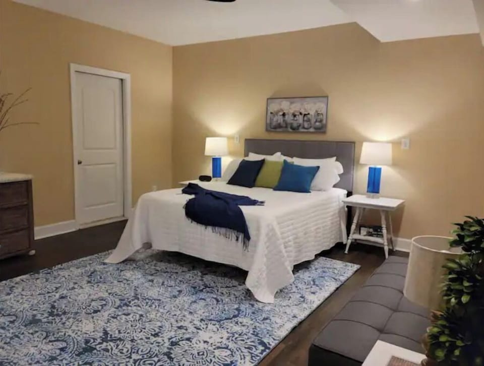 Beautiful primary bedroom.