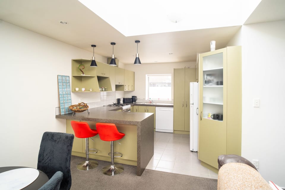 
Kitchen Breakfast bar