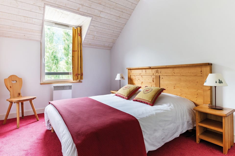 The bedroom may feature a variety of bedding options! Please do let us know if you have a preference.