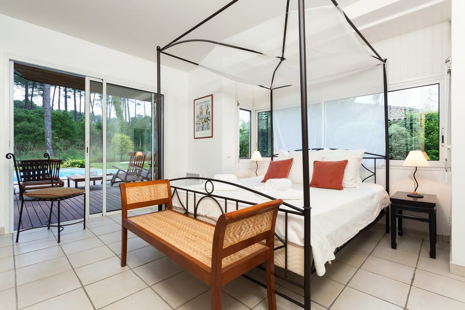 Drift to sleep in this comfortable Double bed after a wonderful day outside.