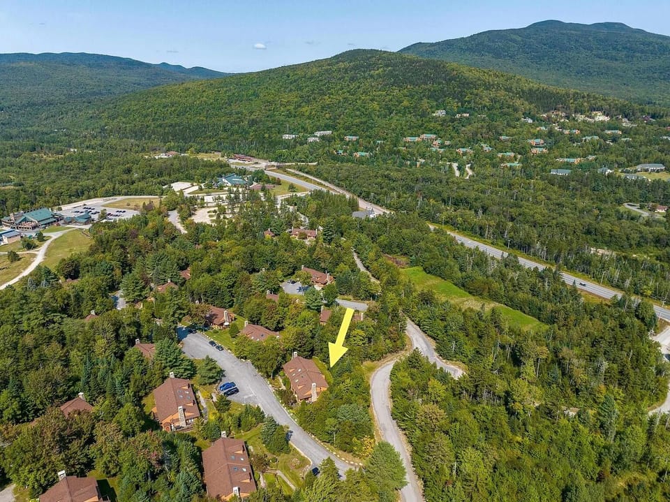 A short walk from the beginner ski trails at award-winning Bretton Woods