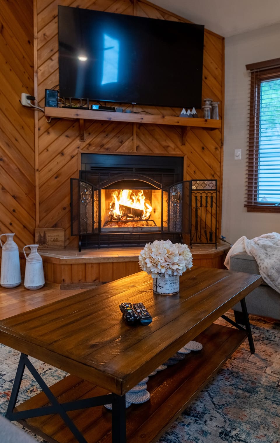 Wood burning fireplace/wood provided