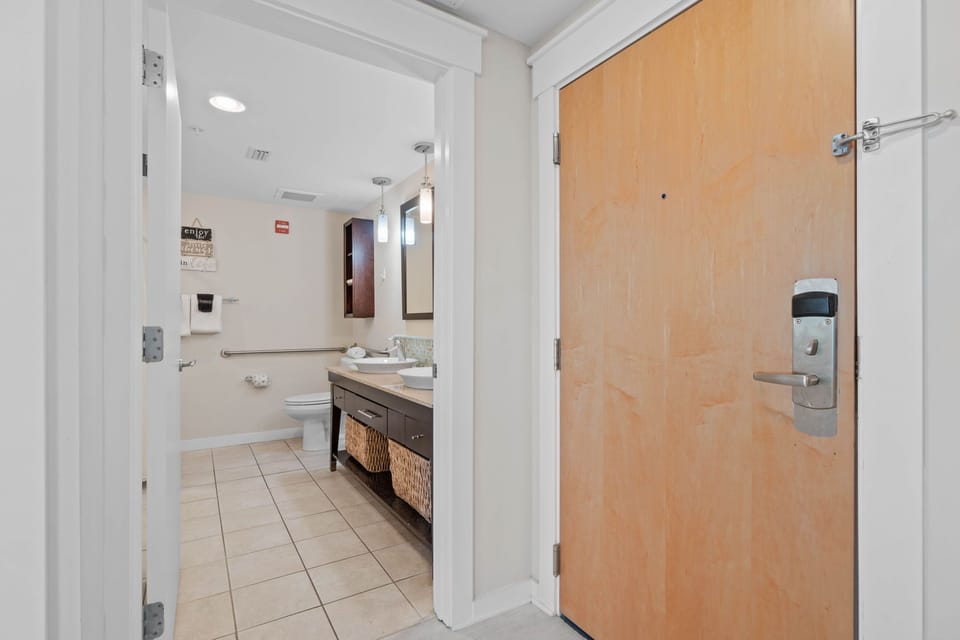 Bathroom entry-way