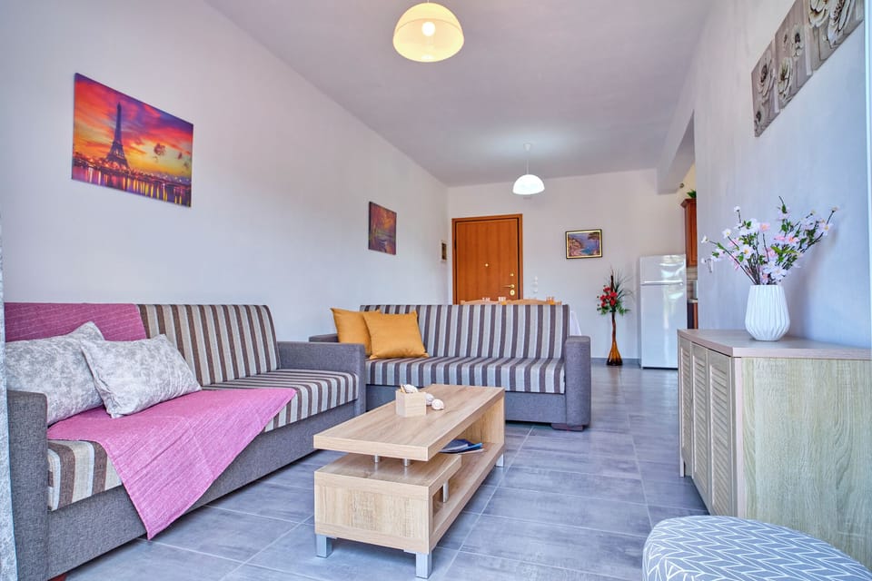 Stacys Apartment 2 near Sidari-Living Room
