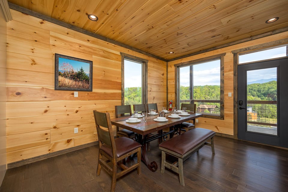 Dining room - with a view!