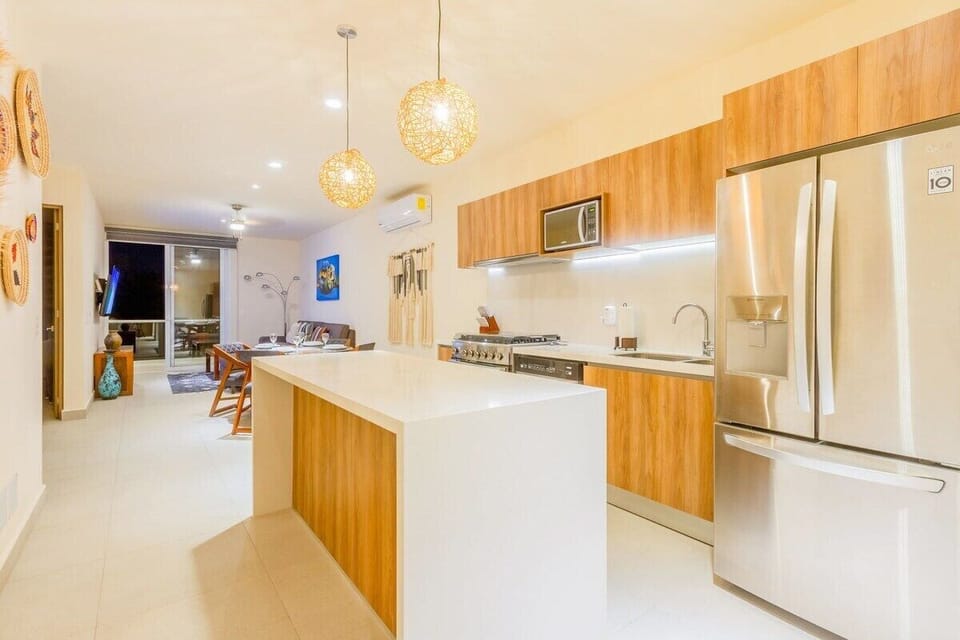 A very well-equipped kitchen for preparing meals at home