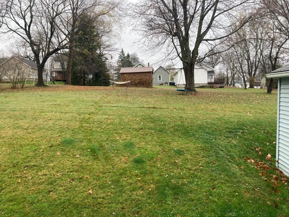 Beautiful lake house two blocks from Lake Chautauqua House in Mayville