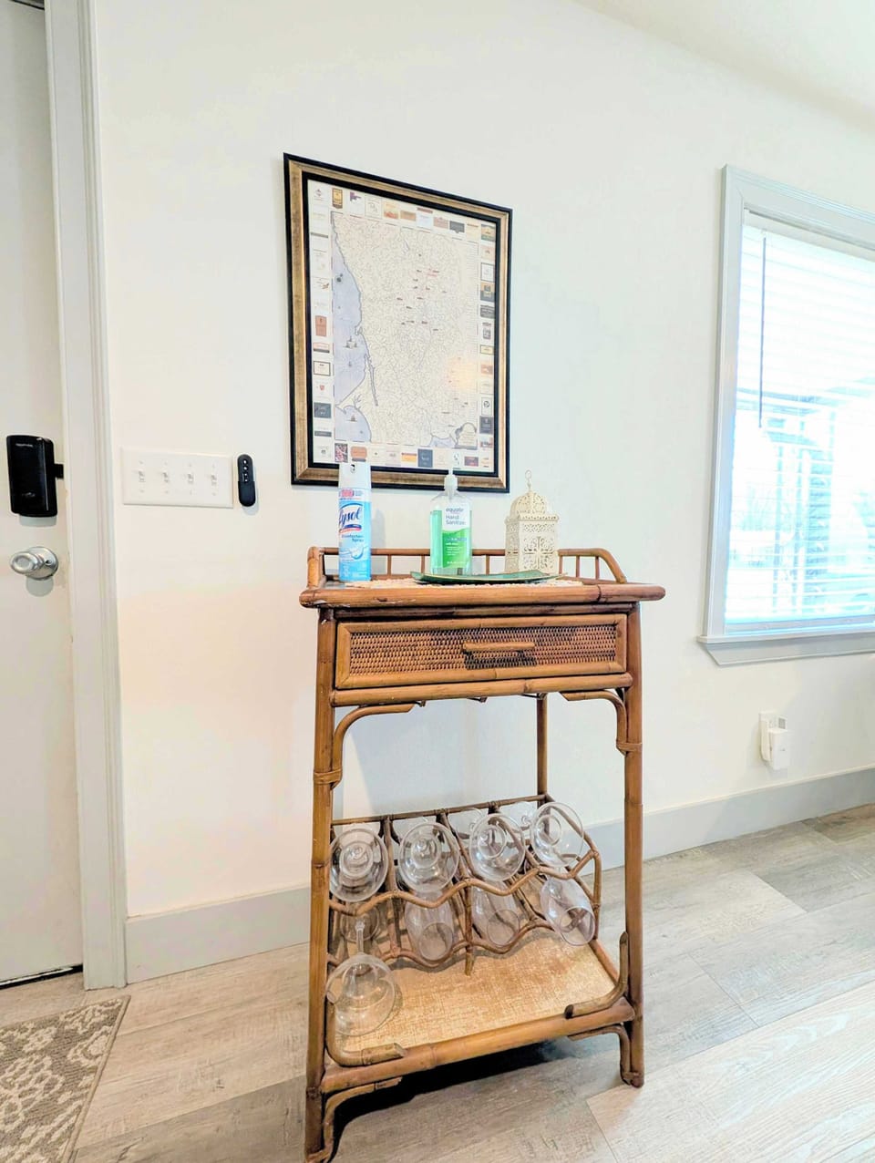 Stay clean and use our dishes for drinks and evenings.