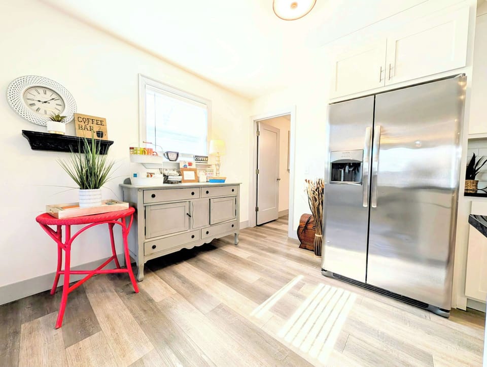 Enjoy the mornings with coffee at the coffee bar.