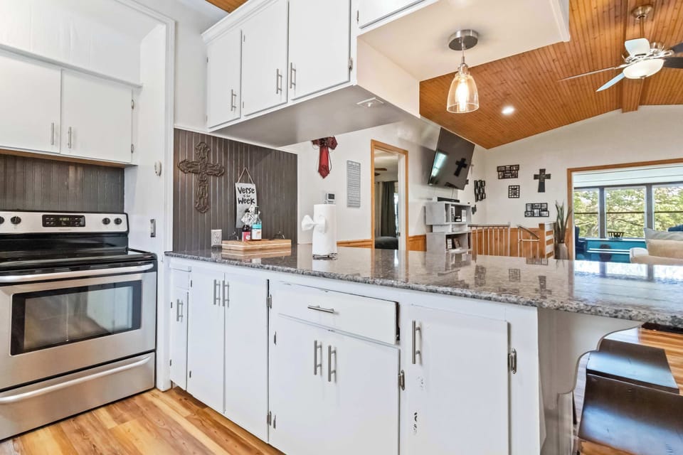 Kitchen with Bar