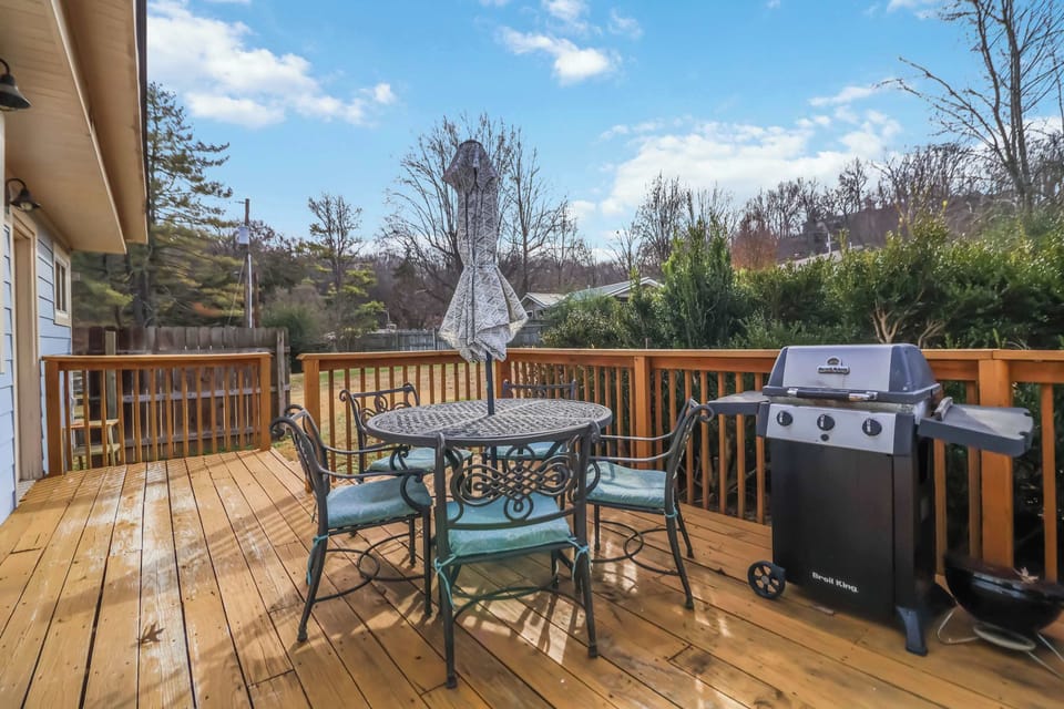 Kick back, grill out, enjoy the deck life.