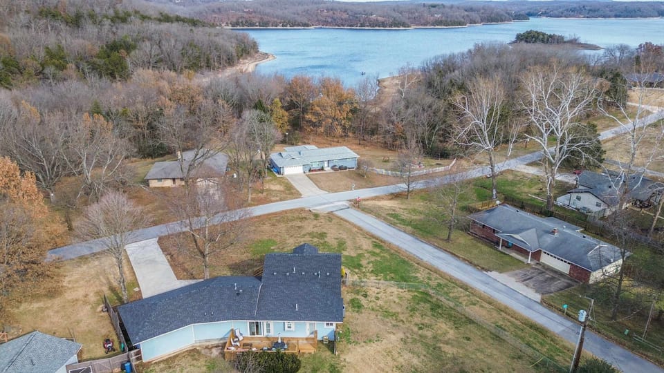 Just steps away from the lakeshore!