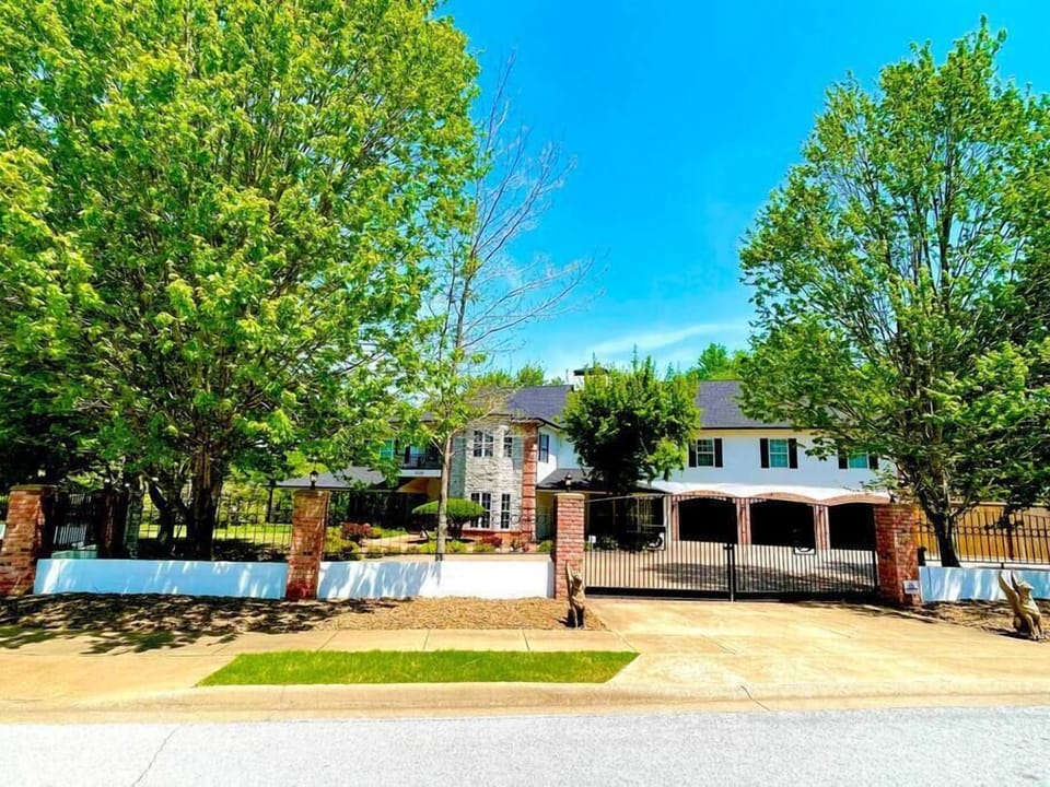 Front of House View