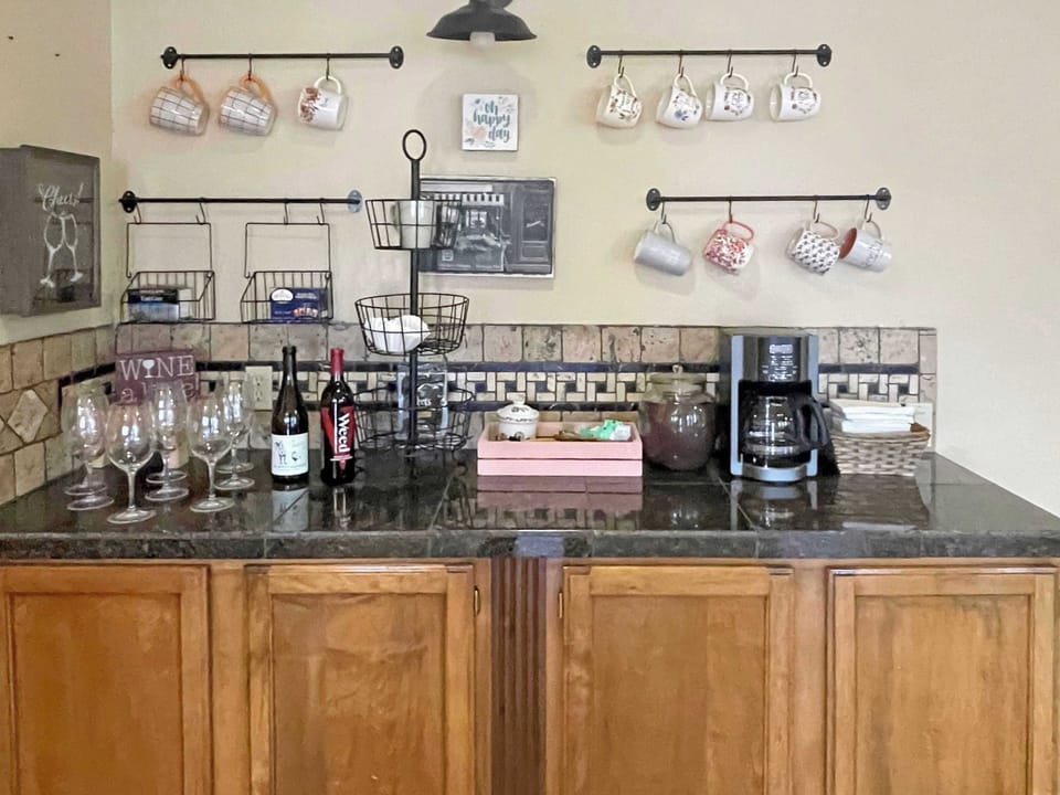 Your personal coffee and wine ritual. Every sip, thoughtfully curated.