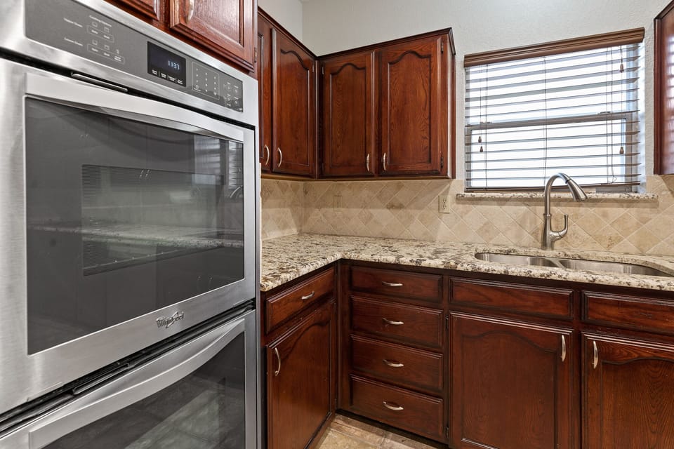 Double Ovens to create your feast