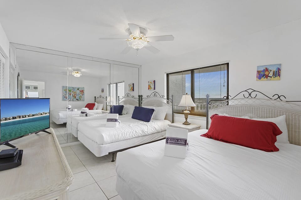 23-Mainsail-181-Bedroom-2