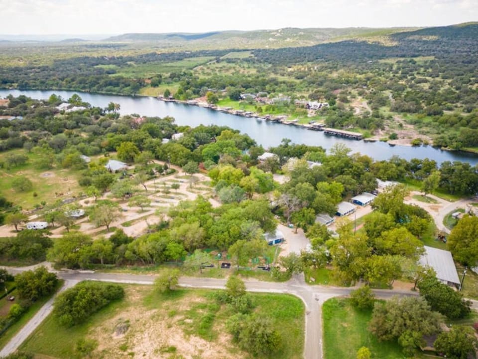 0e301153-55e1-4c00-b99a-ad256b8ebbb0