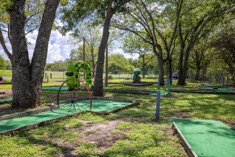 68b97fce-e37c-4d1b-b134-8435bbae7250