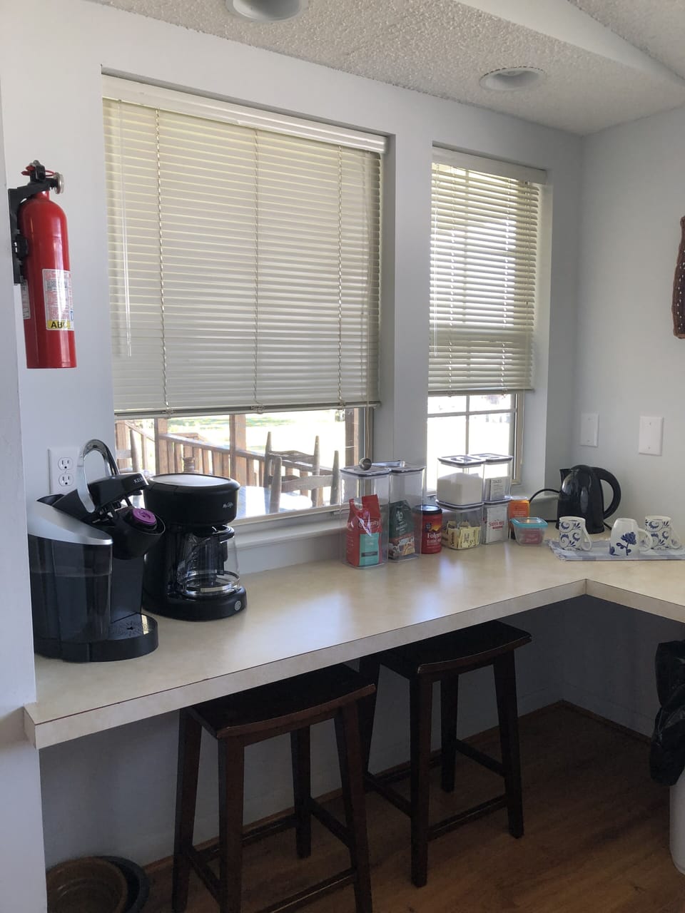 Coffee and tea bar